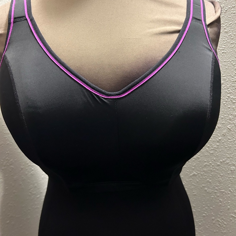 Cacique sz 42DDD adjustable strap wired sports bra